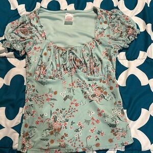 No Boundaries juniors floral top